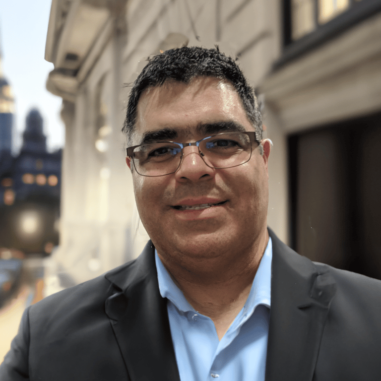 Spanish Speaking Real Estate Lawyer in USA - David Hernandez