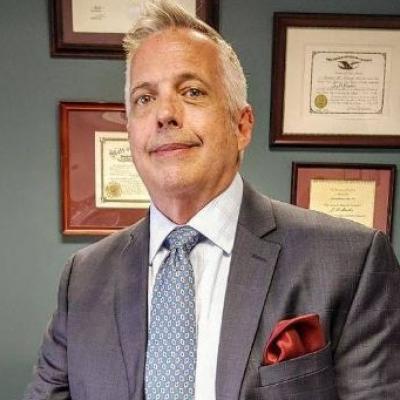 Latino Attorney in USA - Jay Mueller