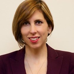 Hispanic Lawyer in California - Liliana Gallelli