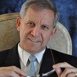 Latino Intellectual Property Lawyer in USA - Mario Golab